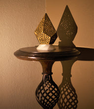 Load image into Gallery viewer, Organic Prism || LampGeo || Rechargeable LED Shadow Lamp