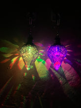 Load image into Gallery viewer, Hearts Unbound || EarringGeo