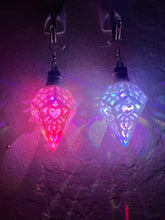 Load image into Gallery viewer, Hearts Unbound || EarringGeo